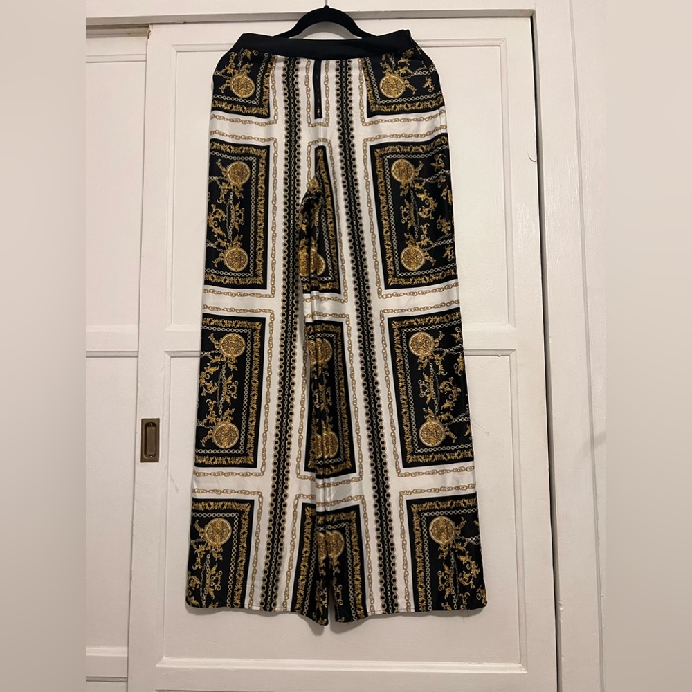 Forever 21 Black and Gold Wide Leg Pants